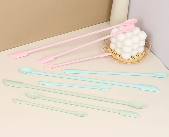 ملعقة سيليكون مقاومة للحرارة ب - مراجعة Kitchen Gadgets Everyone Needs وسعره
